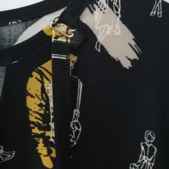 Claire's Black Top with Multicolor Abstract Design - Picture 5 of 7